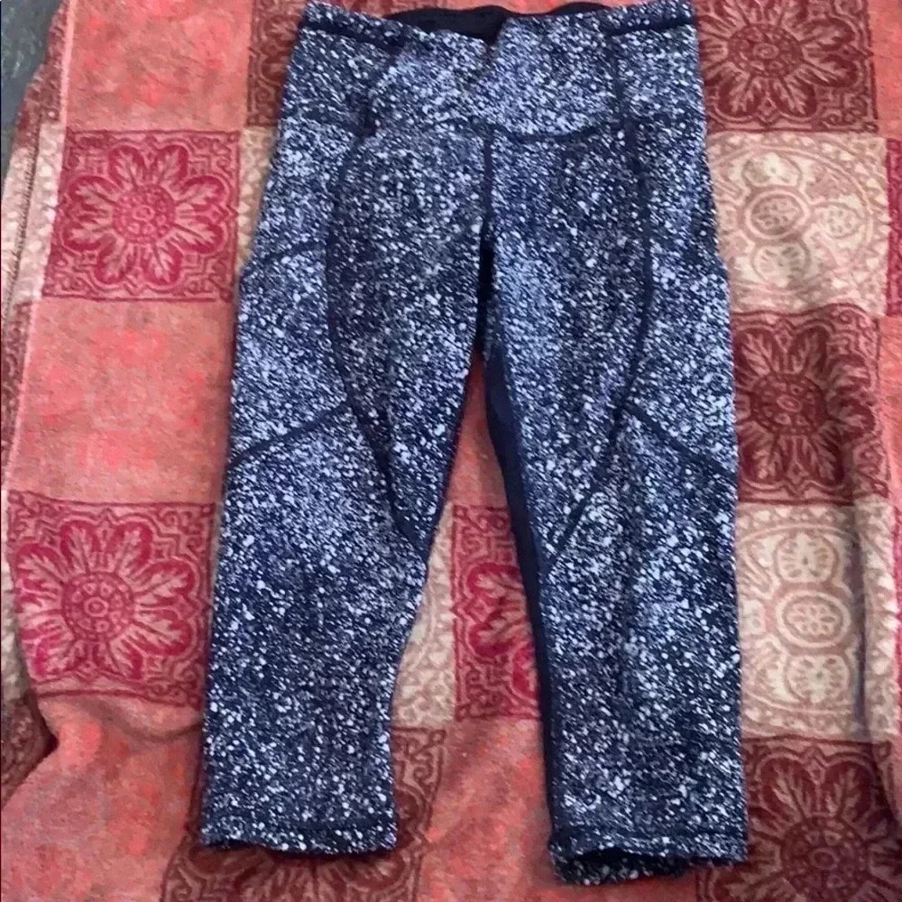 Lululemon outrun 17” crop